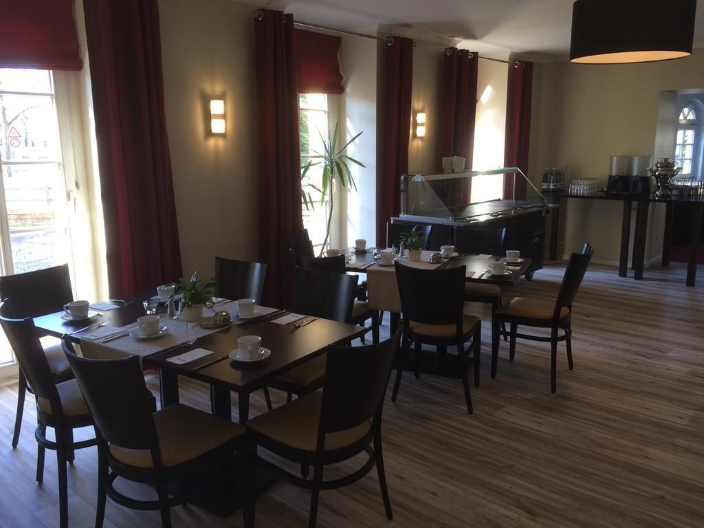 Hotel Und Restaurant Kranichsberg Woltersdorf  Extérieur photo