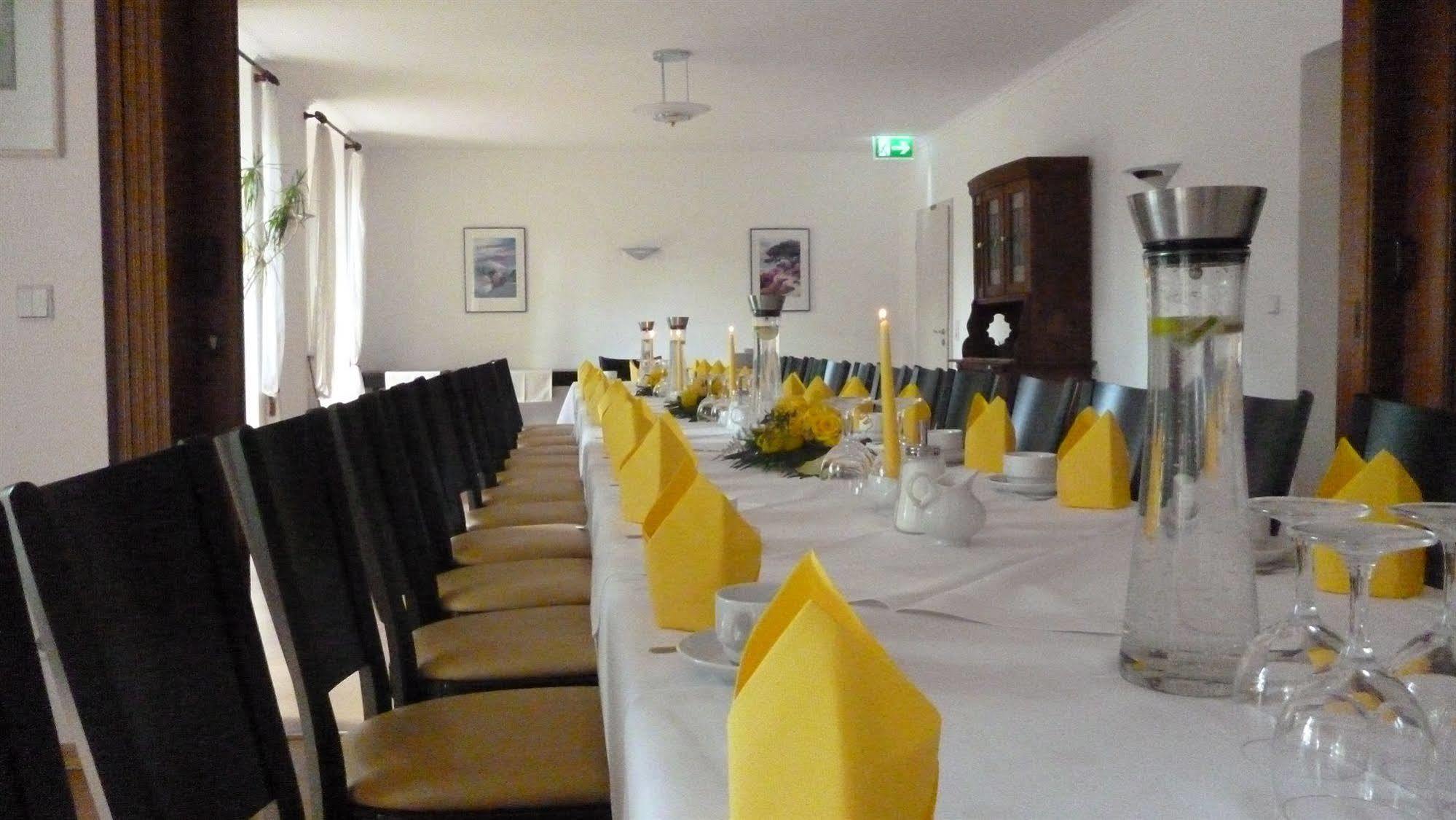 Hotel Und Restaurant Kranichsberg Woltersdorf  Extérieur photo